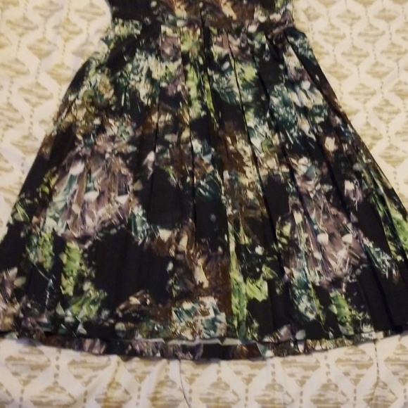 Dress - Picture 5 of 5